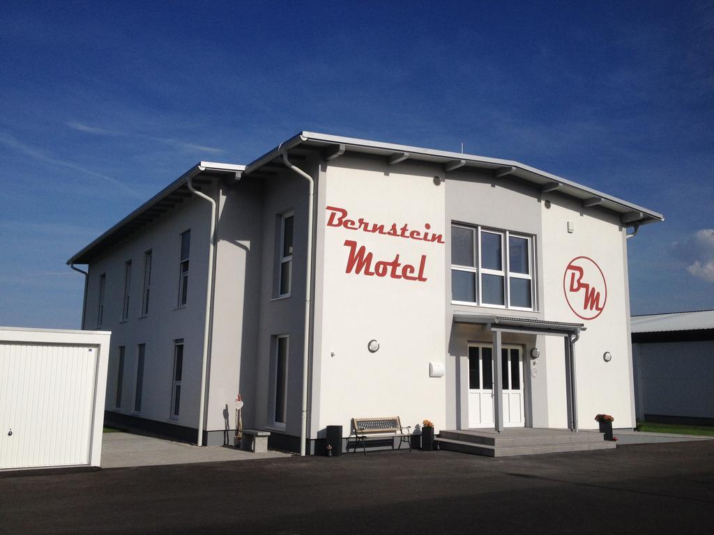 Bernstein-Motel Marchegg Eksteriør billede